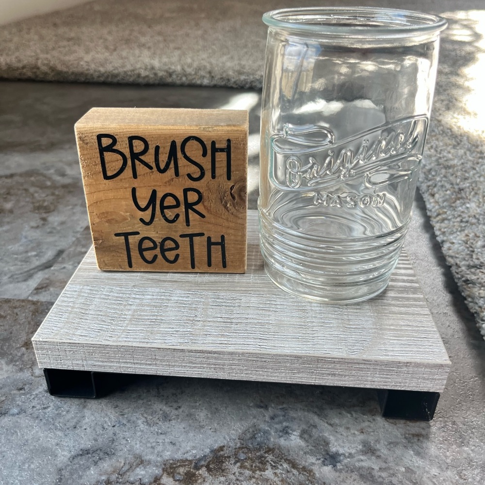 Bathroom set; toothbrush holder